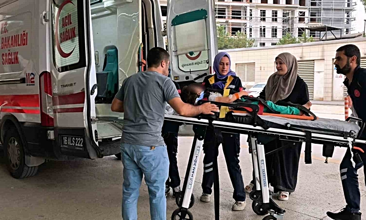 Ayrıntılar Netleşti: Balkondan düşen 4 yaşındaki çocuk yaralandı - Son Dakika Bilgileri