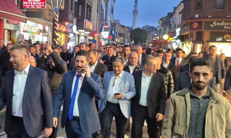 Ayrıntılar Netleşti: Bartın TSO seçimini 683 oyla kazanan Onur Aldatmaz, zaferi yürüyerek kutladı ve Merak Edi