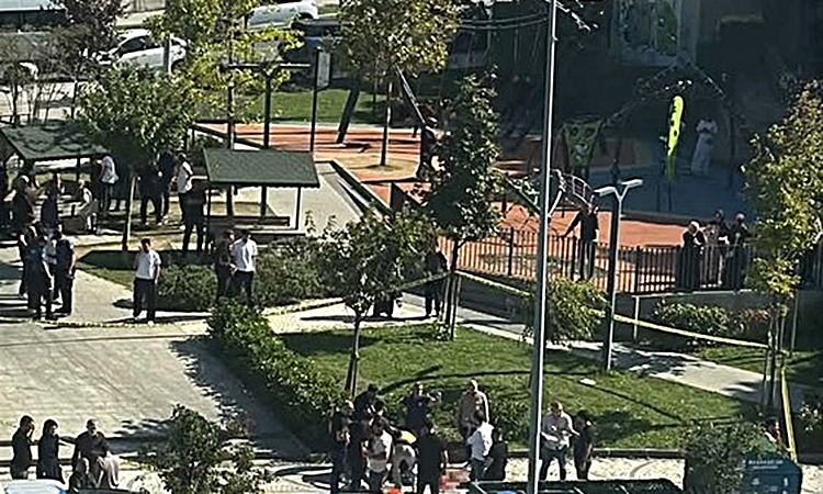Ayrıntılar Netleşti: Başakşehir’de iki kişi sokak ortasında silahlı saldırıya uğradı. Olay yerine çok sayıda p