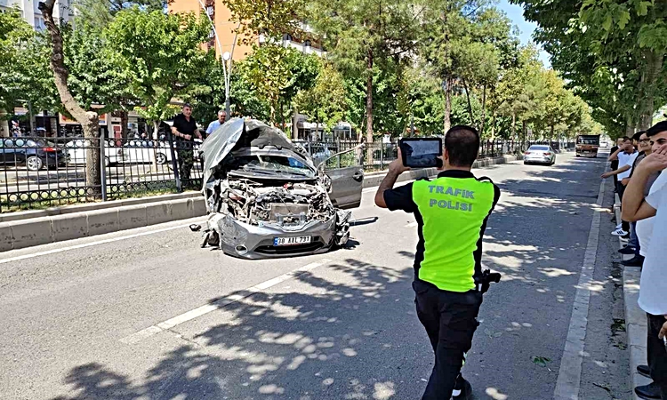 Ayrıntılar Netleşti: Batman'da kontrolden çıkan otomobil takla attı, 1 kişi yaralandı | İşte Tüm Ayrıntılar