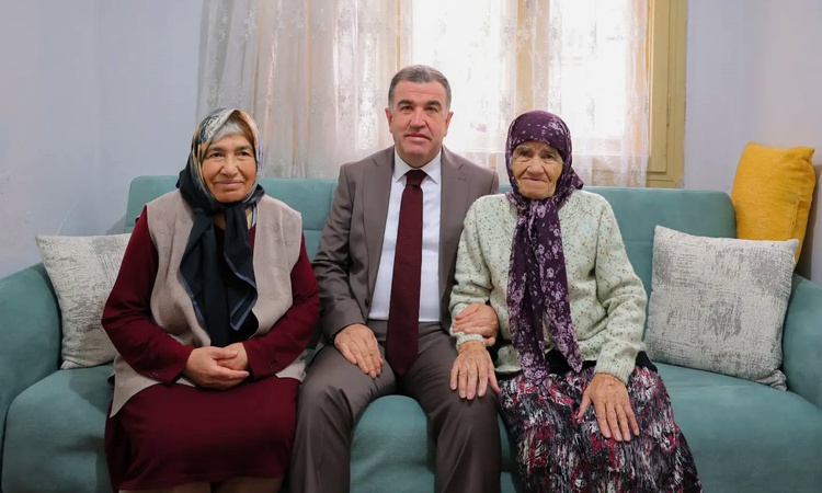 Ayrıntılar Netleşti: Bayburt ve Aydıntepe'de Dünya Yaşlılar Günü'nde yaşlılar evlerinde ziyaret edildi: Gelişm