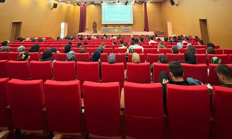 Ayrıntılar Netleşti: Bayburt'ta üniversite öğrencilerine dijital şiddet ve 6284 sayılı kanun anlatıldı ve Mera
