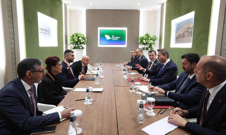 Ayrıntılar Netleşti: Bayraktar, Riyad'da Irak Elektrik Bakanı Vahib ile elektrikte mutabık kaldı