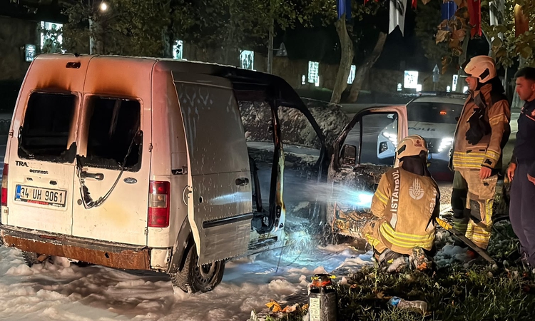 Ayrıntılar Netleşti: Beşiktaş’ta hafif ticari araçta çıkan yangın söndürüldü ve Merak Edilenler