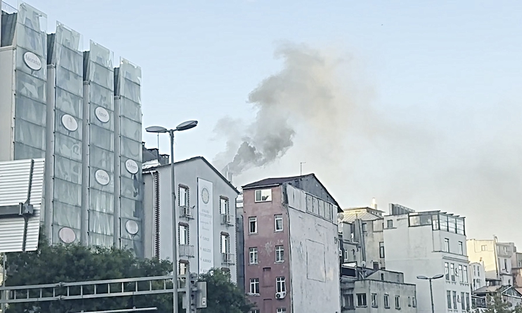 Ayrıntılar Netleşti: Beyoğlu’nda iş yeri yangını söndürüldü | İşte Tüm Ayrıntılar