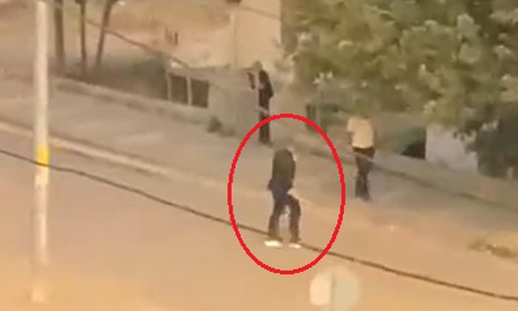 Ayrıntılar Netleşti: Bıçaklanarak öldürülmüştü; olay öncesi elinde keserle yürüdüğü görüntüler çıktı - Son Dak