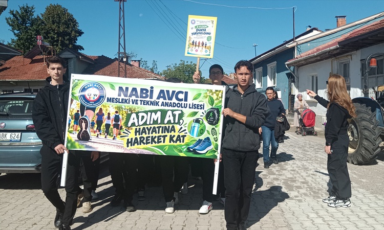 Ayrıntılar Netleşti: Bilecik Pazaryeri'nde Dünya Yürüyüş Günü için 3 kilometrelik yürüyüş yapıldı ve Merak Edi