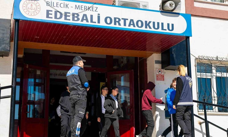 Ayrıntılar Netleşti: Bilecik'te emniyet ve jandarma okul çevrelerinde denetimleri aralıksız sürdürecek | İşte