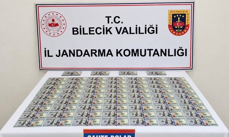 Ayrıntılar Netleşti: Bilecik'te jandarmanın durdurduğu araçta 202 sahte Amerikan doları bulundu