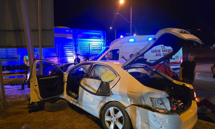 Ayrıntılar Netleşti: Bingöl'de tır ile otomobilin çarpıştığı kazada 5 kişi yaralandı ve Merak Edilenler