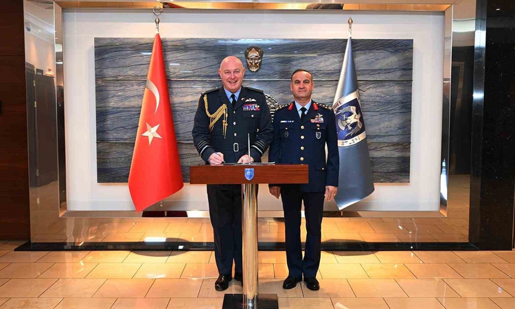 Ayrıntılar Netleşti: Birleşik Krallık Hava Kuvvetleri Komutanı Smyth, Orgeneral Dalkıran ile görüştü - Son Dak