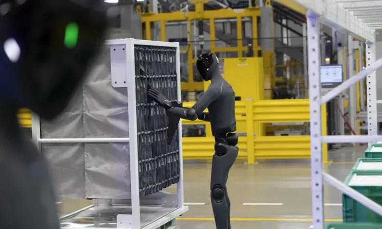 Ayrıntılar Netleşti: BMW, İnsansı Robotu Spartanburg Fabrikasında Test Ediyor: Henüz İnsanlardan Yavaş | İşte