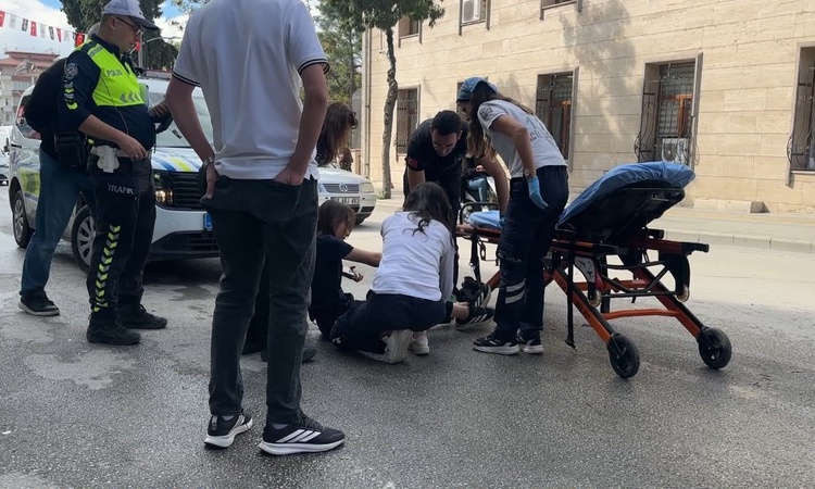 Ayrıntılar Netleşti: Burdur'da motosikleti devrilen yaralı sürücü Burdur Devlet Hastanesi'ne kaldırıldı ve Mer