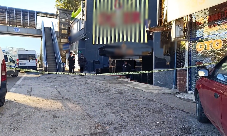 Ayrıntılar Netleşti: Bursa'da eğlence mekanına otomobilden ateş açıldı, polis şüphelileri arıyor