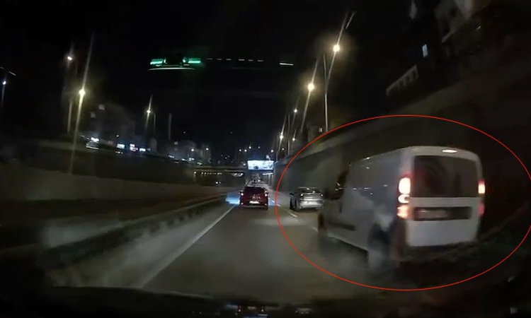 Ayrıntılar Netleşti: Bursa'da makas atan otomobil trafiği tehlikeye attı, emniyet çalışma başlattı | İşte Tüm