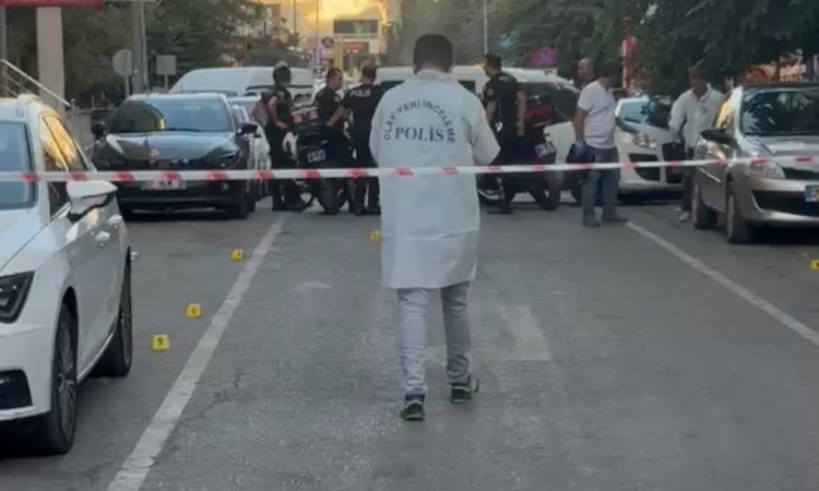 Ayrıntılar Netleşti: Cadde ortasında silahlı kavga; 2’si yoldan geçen 3 kişi yaralandı ve Merak Edilenler