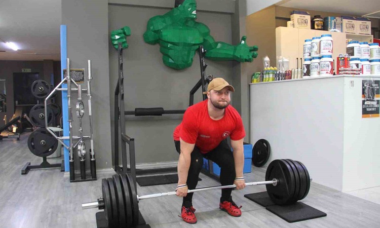 Ayrıntılar Netleşti: Çarşambalı milli sporcu Şimşek, İstanbul'da dünya şampiyonluğunu hedefliyor: Gelişmeler T