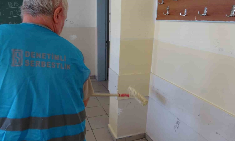 Ayrıntılar Netleşti: Cezalarını okullardaki sınıfları boyayarak çektiler | İşte Tüm Ayrıntılar