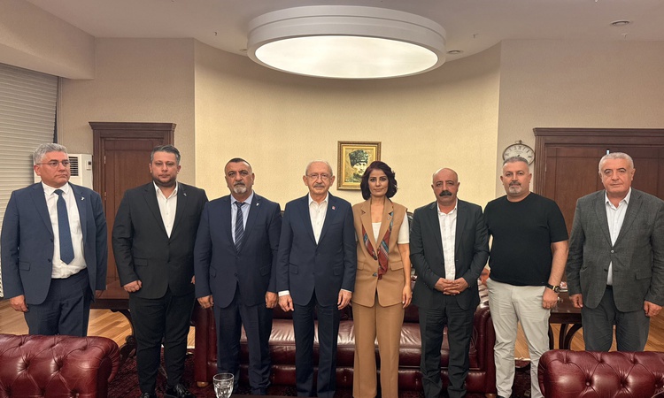 Ayrıntılar Netleşti: CHP lideri Kılıçdaroğlu, altı Alevi örgütü başkanıyla CHP Genel Merkezi'nde görüştü ve Me