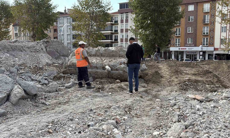 Ayrıntılar Netleşti: Çorum'da 23 Nisan Ortaokulu'nun yıkımında insana ait kafatası ve kemik bulundu | İşte Tüm