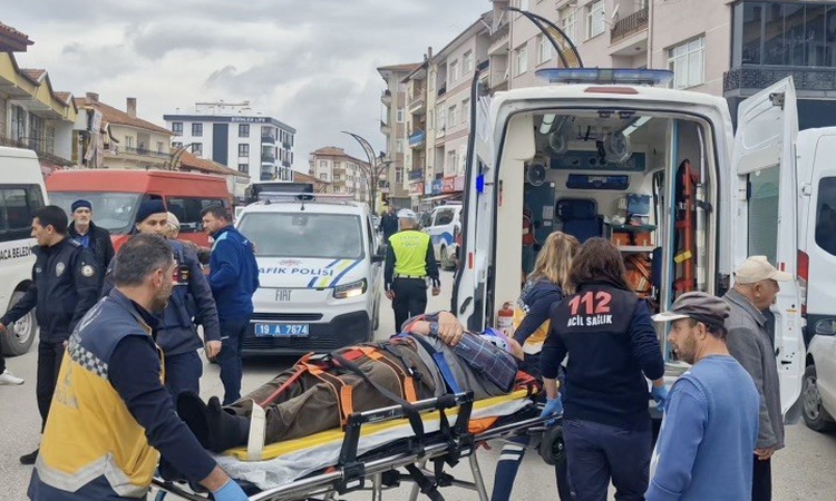 Ayrıntılar Netleşti: Çorum Alaca'da otomobilin çarptığı yaya hastaneye kaldırıldı, hayati tehlikesi yok: Geliş