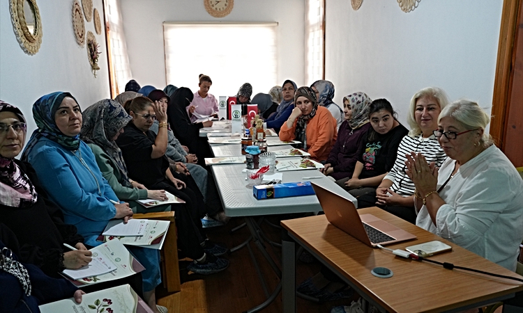 Ayrıntılar Netleşti: Çubuk'ta kadınlar bir haftalık doğal sirke üretimi ve pazarlama eğitimi aldı ve Merak Edi