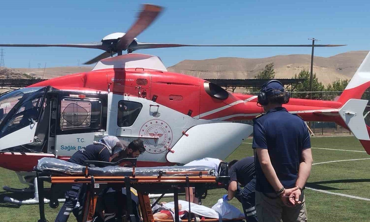 Ayrıntılar Netleşti: Darende’de 53 yaşındaki hasta, hava ambulansıyla Malatya’ya sevk edildi - Son Dakika Bilg