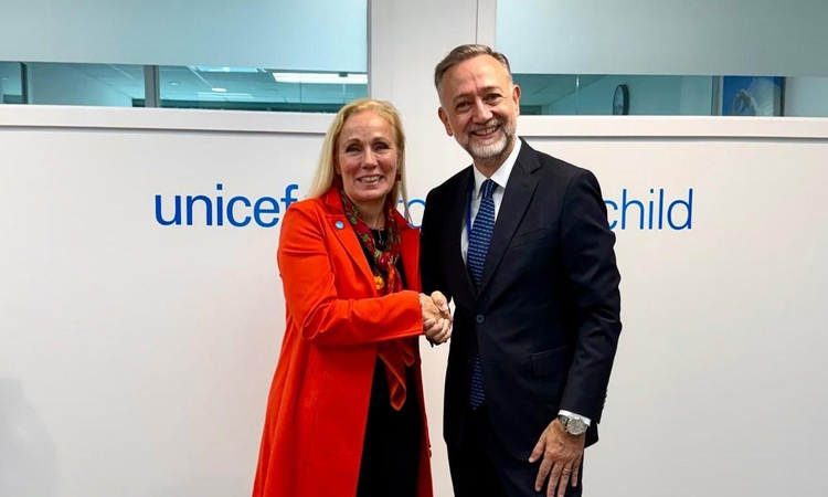 Ayrıntılar Netleşti: Dışişleri Bakan Yardımcısı Gümrükçü, New York'ta UNICEF yetkilisiyle görüştü: Gelişmeler