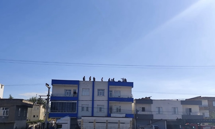 Ayrıntılar Netleşti: Diyarbakır Bismil'de kaynak ustası yaşamını yitirdi, 2 çırağı ağır yaralandı: Gelişmeler
