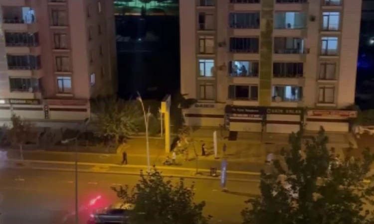 Ayrıntılar Netleşti: Diyarbakır'da maç sonrası havai fişek 7. kat balkonunda patladı, 2 kardeş yaralandı | İşt