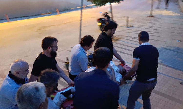 Ayrıntılar Netleşti: Doktor Duvardan Atlayıp Yaralı Motosiklet Sürücüsüne Müdahale Etti - Son Dakika Bilgileri