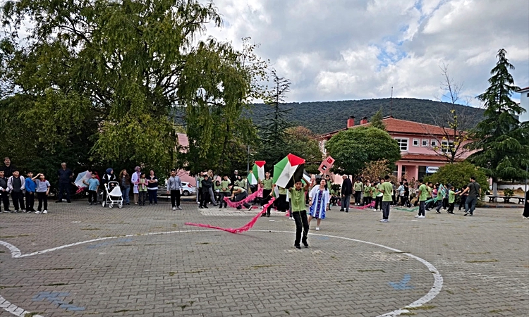 Ayrıntılar Netleşti: Dursunbey'de uçurtmalar Gazzeli çocuklar için gökyüzüne bırakıldı ve Merak Edilenler