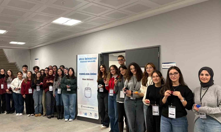Ayrıntılar Netleşti: Düzce Eczacılık Topluluğu ÜNİDES kapsamında üç atölye düzenledi: Gelişmeler Takip Ediliyo