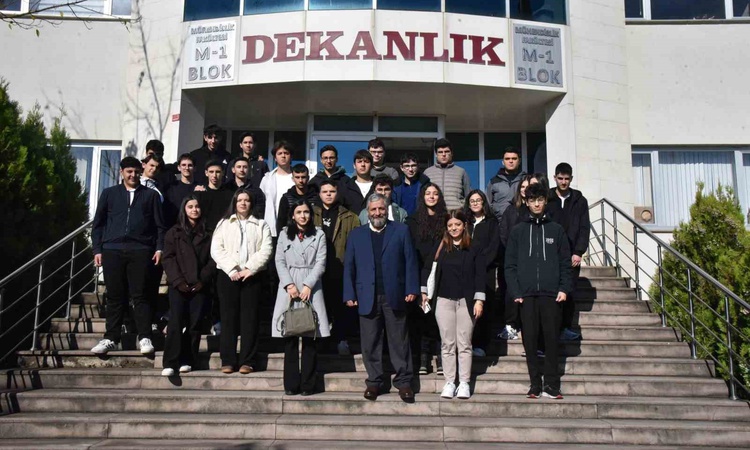 Ayrıntılar Netleşti: Düzce Teknokent MTAL öğrencileri Düzce Üniversitesi Mühendislik Fakültesini gezdi ve Mera