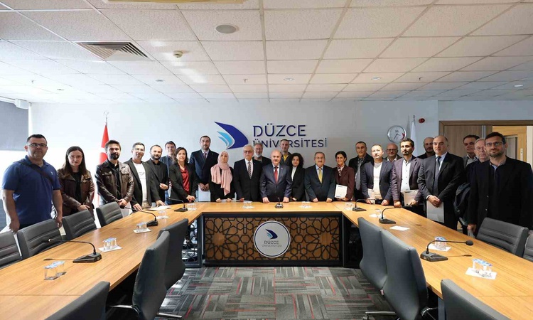 Ayrıntılar Netleşti: Düzce Üniversitesi Rektörü Sözbir, Top1000 Scholar 2026'da 37 akademisyeni tebrik etti: G