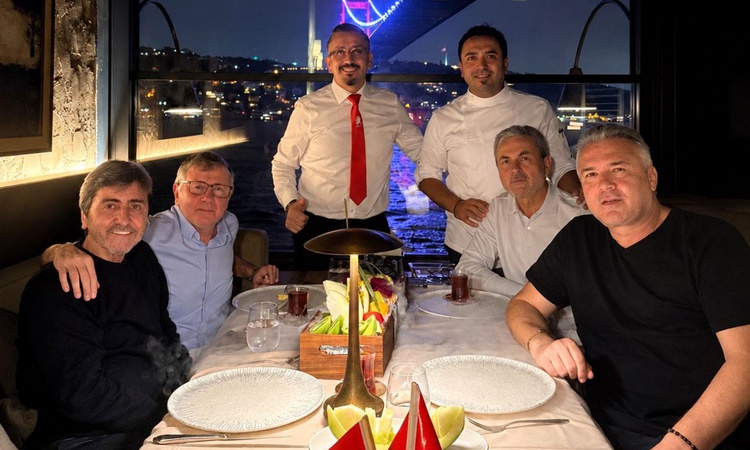 Ayrıntılar Netleşti: Efsaneler aynı masada! Herkes Aykut Kocaman'a odaklandı: Gelişmeler Takip Ediliyor