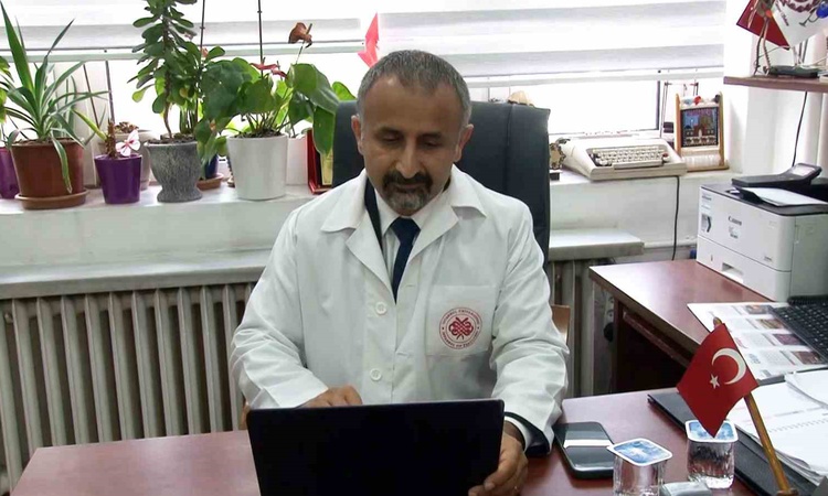 Ayrıntılar Netleşti: Ekran bağımlılığı çocuklarda skolyoz ve duruş bozukluğuna yol açabiliyor ve Merak Edilenl