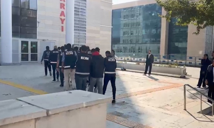 Ayrıntılar Netleşti: Elazığ'da araca silahlı saldırıda bir kişi yaralandı, 3 şüpheli hakkında tutuklama kararı