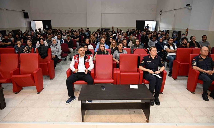 Ayrıntılar Netleşti: Elazığ Emniyeti, 329 okul bahçe görevlisine dedektör kullanma eğitimi verdi - Son Dakika