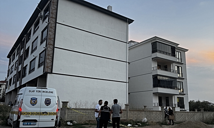 Ayrıntılar Netleşti: Elazığ'da iki grubun tartışması silahlı kavgaya dönüştü, 1 kişi öldü, 1 kişi yaralandı