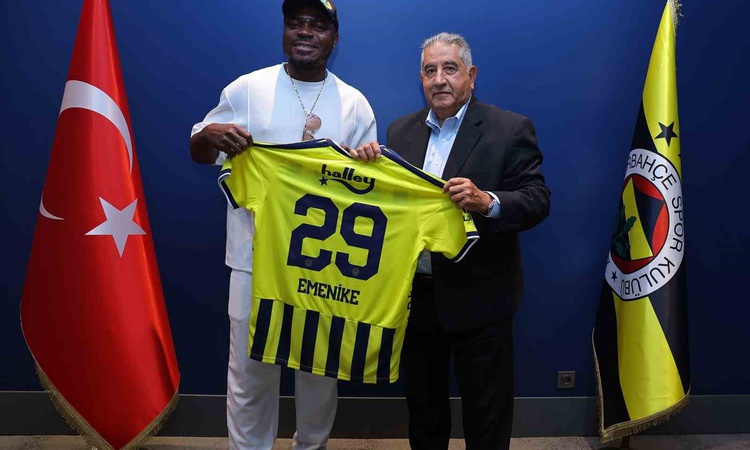 Ayrıntılar Netleşti: Emenike, Fenerbahçe'yi ziyaret etti, ona 29 numaralı forma hediye edildi | İşte Tüm Ayrın