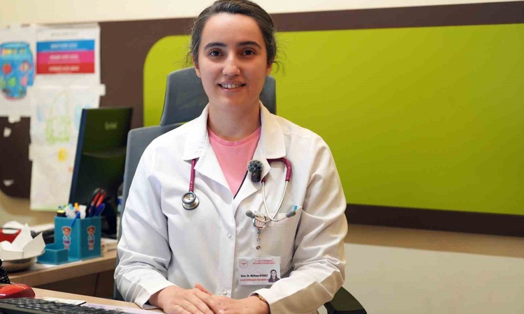Ayrıntılar Netleşti: Erzurum Şehir Hastanesinde Uzm. Dr. Kıymaz çocuk felci için aşı çağrısı yaptı: Gelişmeler
