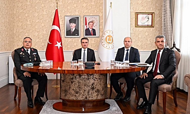 Ayrıntılar Netleşti: Erzurum Valisi Baruş, Okul Güvenliği toplantısında alınacak tedbirleri değerlendirdi ve M