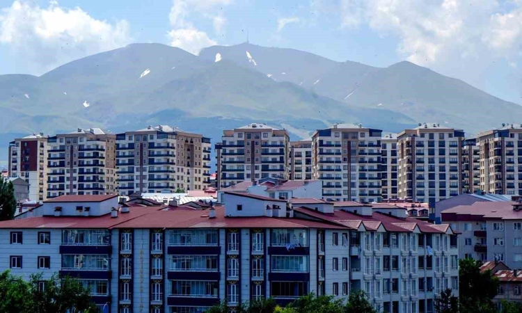 Ayrıntılar Netleşti: Erzurum'da yabancılar 2026'nın ilk 8 ayında 5 konut aldı, iş yeri alımı olmadı