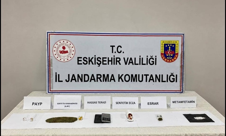 Ayrıntılar Netleşti: Eskişehir Odunpazarı'nda uyuşturucu operasyonunda 2 şüpheliden 1'i hakkında tutuklama kar