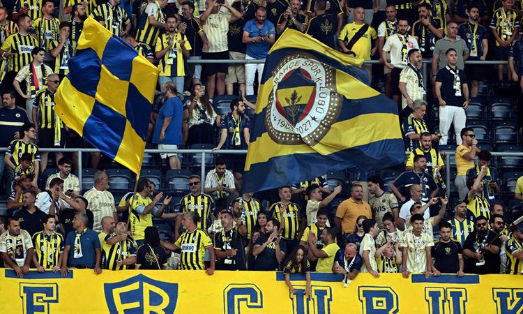Ayrıntılar Netleşti: Fenerbahçe-Beşiktaş derbisinde acı olay! Taraftar yaşamını yitirdi: Gelişmeler Takip Edil