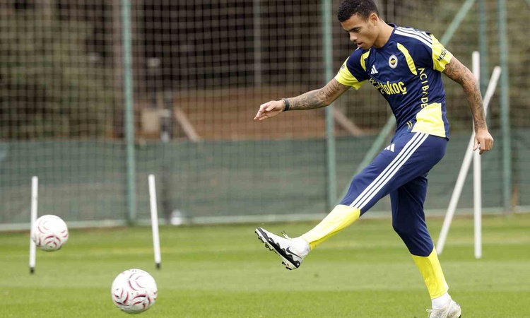 Ayrıntılar Netleşti: Fenerbahçe, Çaykur Rizespor maçının hazırlığını milli futbolculardan yoksun sürdürdü | İş