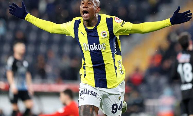 Ayrıntılar Netleşti: Fenerbahçe'nin derbiyi kaybettiğini gören Talisca hemen telefona sarıldı