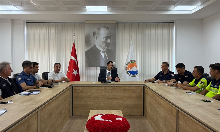 Ayrıntılar Netleşti: Finike'de Trafik Kazalarını Önleme Komisyonu kuruldu: Gelişmeler Takip Ediliyor