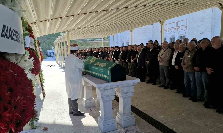 Ayrıntılar Netleşti: Fon soruşturmasında adı geçen iş insanı Ali Emre Ballı son yolculuğuna uğurlandı - Son Da